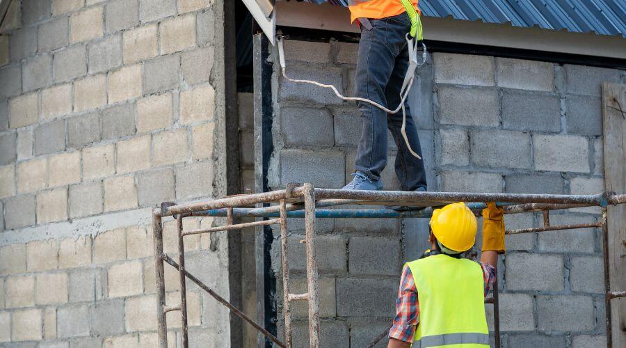 Expert Emergency Roof Repairs services in Strawn, IL